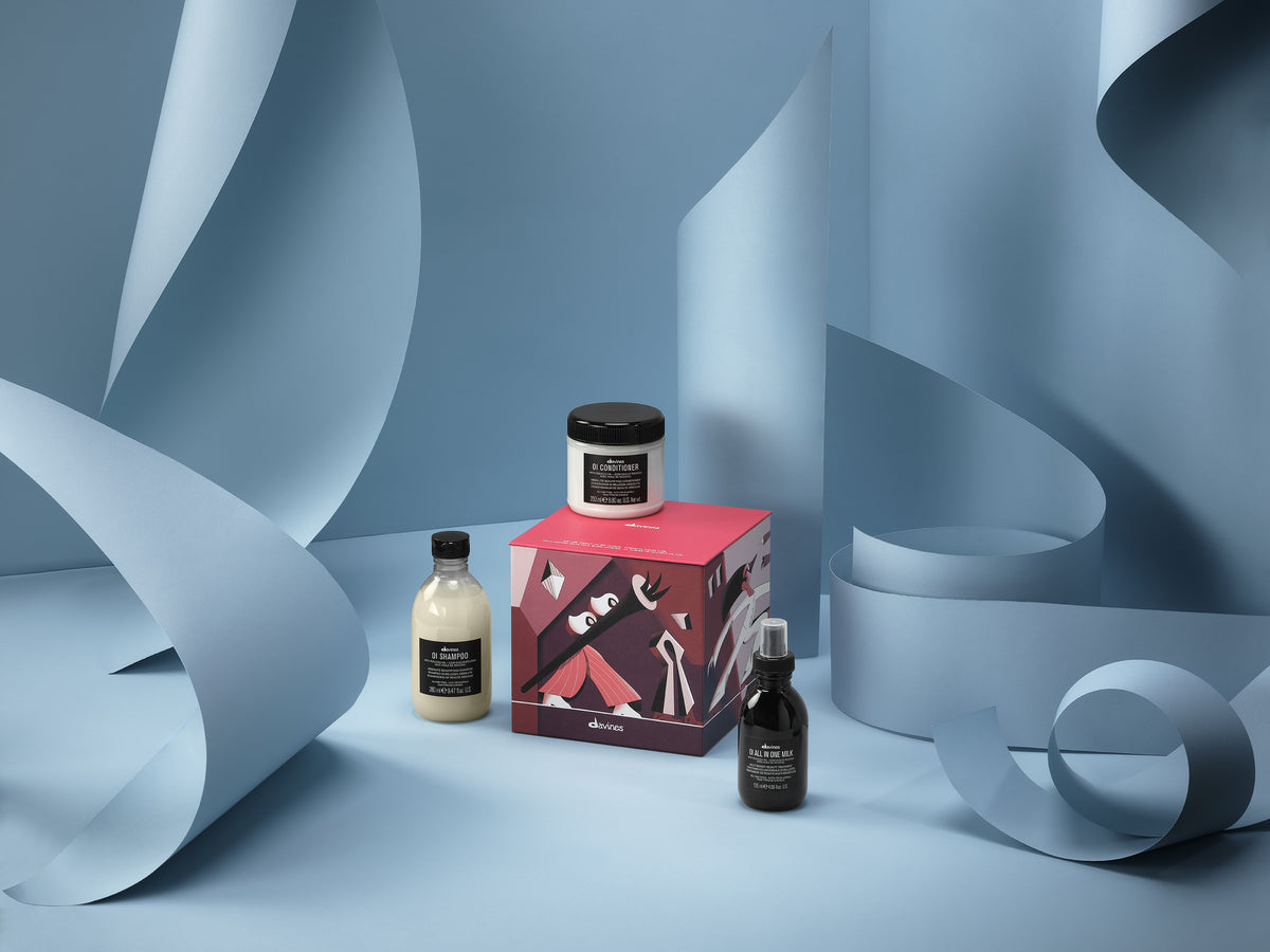 Davines OI  - The Buskers Parade Gift Set -  for All Hair Types
